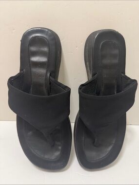 Women’s Black Slip-On Thong Sandals